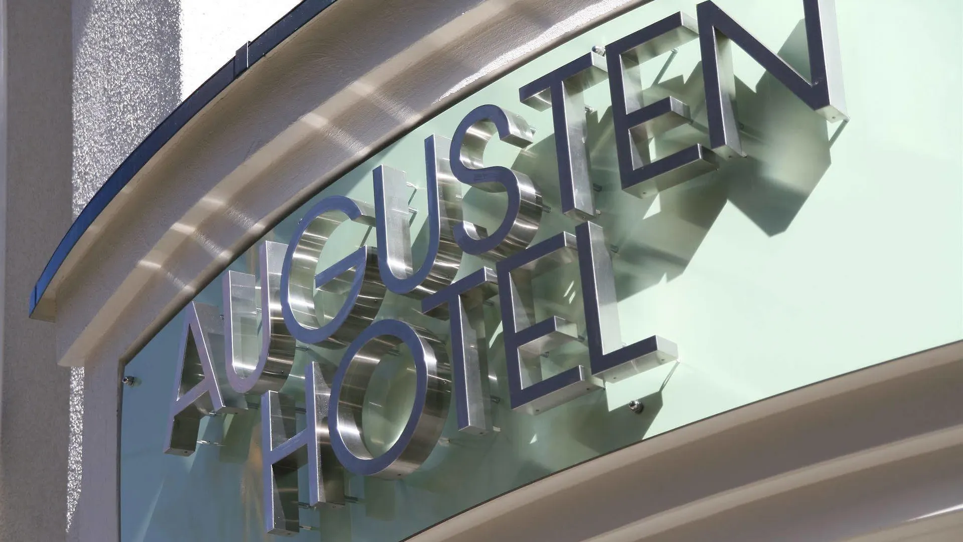 Augusten Hotel München 3*,