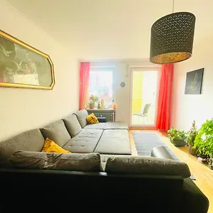 helle-grosse-zentrale-wohnung-mit-balkon.getmunichhotels.com/