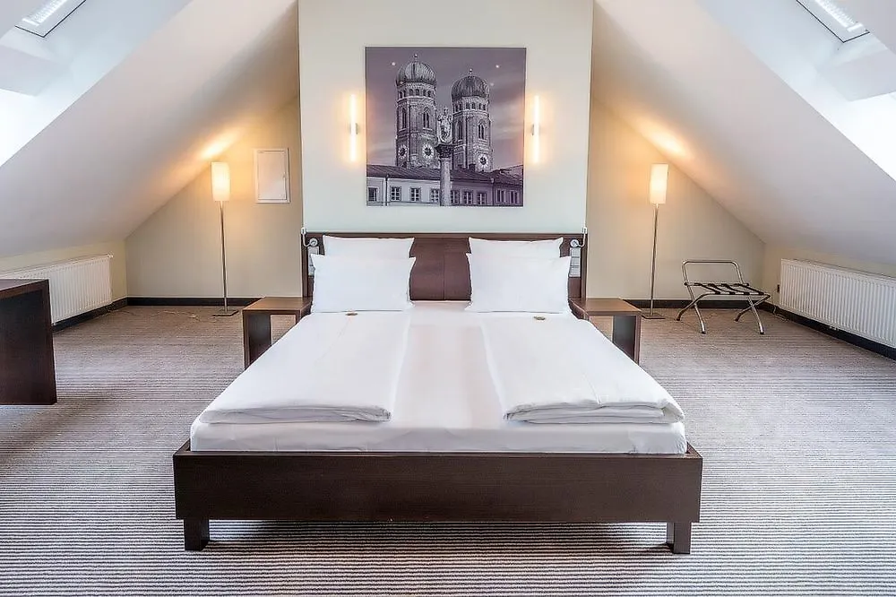 Augusten Hotel München 3*,